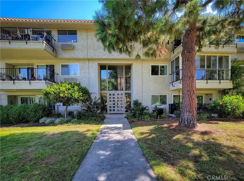 2392 Via Mariposa W #2C, Laguna Woods, CA 92637