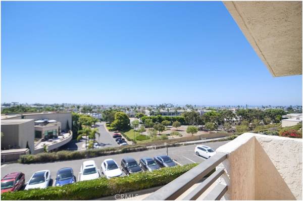 Newport Beach, CA 92663,280 Cagney Ln #214