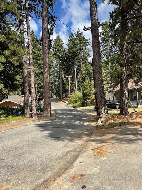 Running Springs, CA 92382,2588 Whispering Pines DR