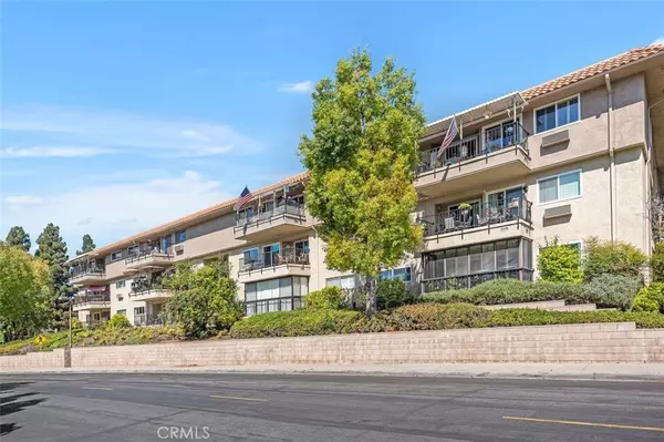 Laguna Woods, CA 92637,2370 Via Mariposa W #2B