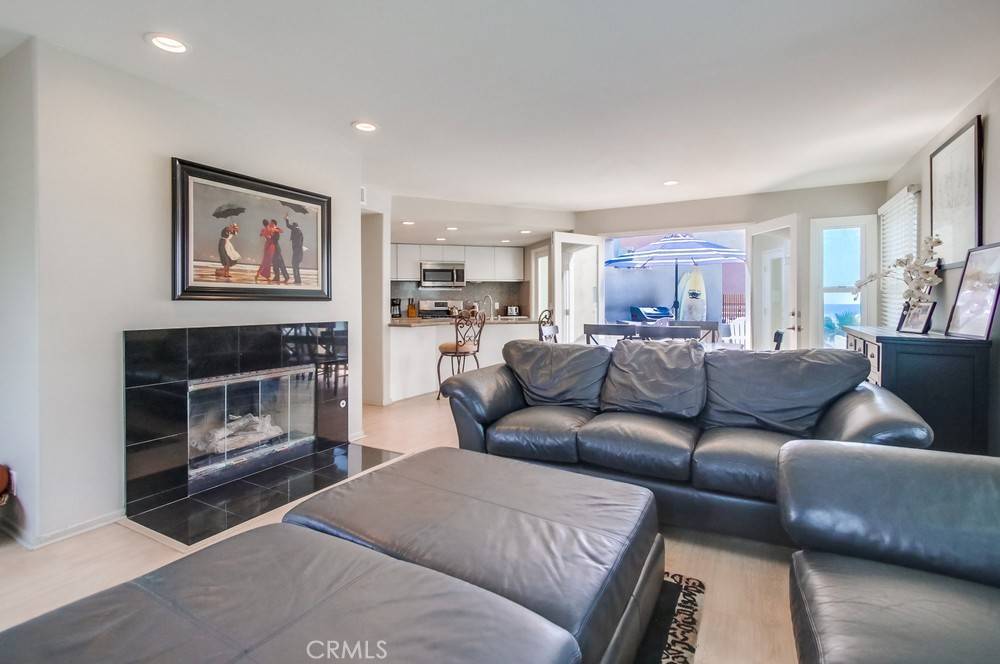 San Diego, CA 92109,719 Coronado CT