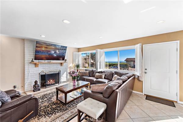 Dana Point, CA 92624,34572 Camino Capistrano