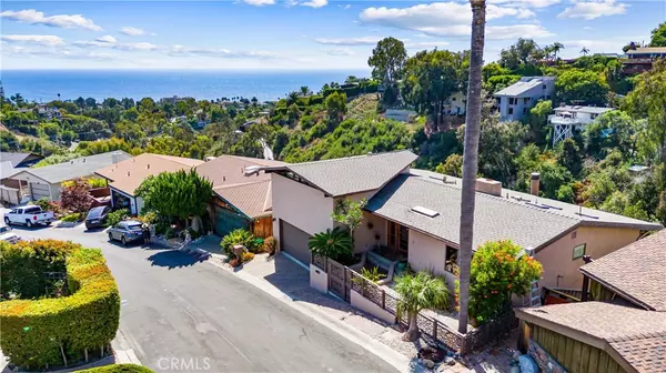 Laguna Beach, CA 92651,967 Meadowlark LN