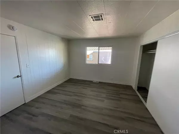 Apple Valley, CA 92308,22838 Bear Valley RD #1