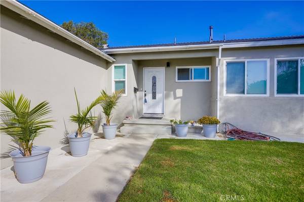 Anaheim, CA 92801,2609 W Shadow LN