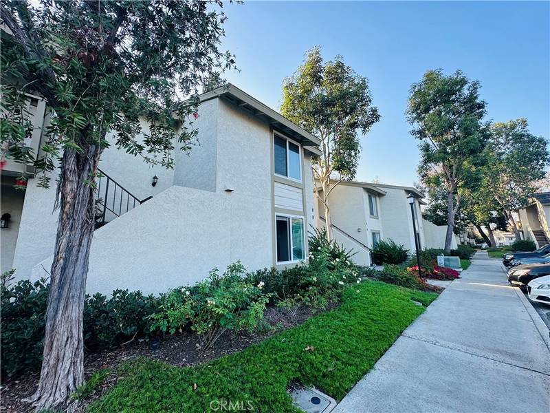 23321 La Glorieta #101, Mission Viejo, CA 92691