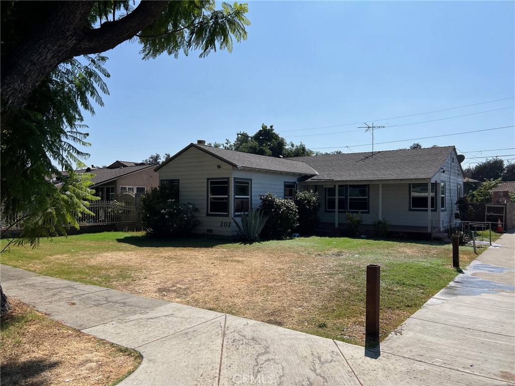 202 E Pomona ST, Santa Ana, CA 92707