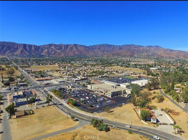 Lake Elsinore, CA 92530,1 Sky Line