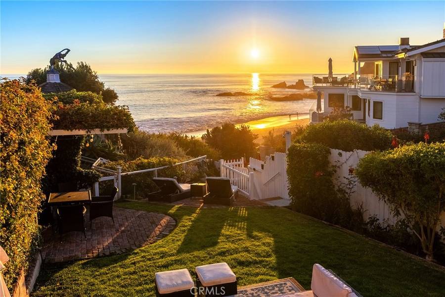 1287 CLIFF DR, Laguna Beach, CA 92651