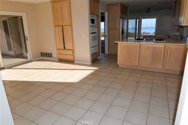 San Clemente, CA 92672,909 Avenida Presidio