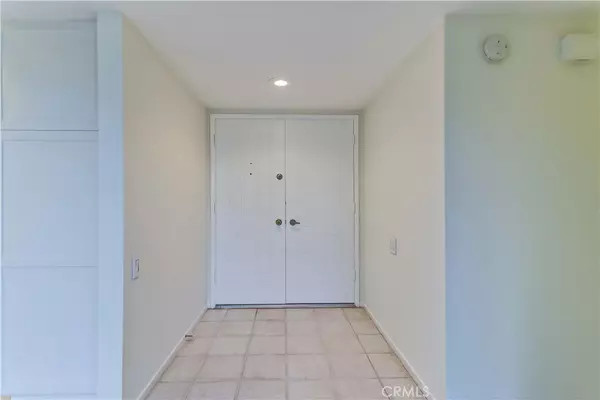 Laguna Woods, CA 92637,5372 Punta Alta #1C