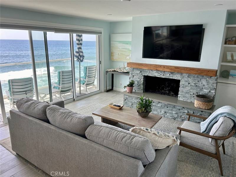 1249 Ocean Front #D, Laguna Beach, CA 92651