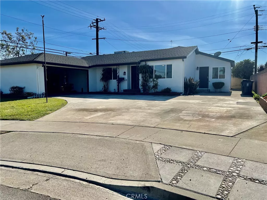 Huntington Beach, CA 92647,6472 Brown CIR