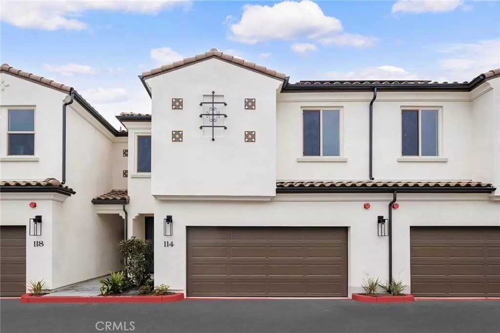 Huntington Beach, CA 92647,17540 Cameron Lane #114