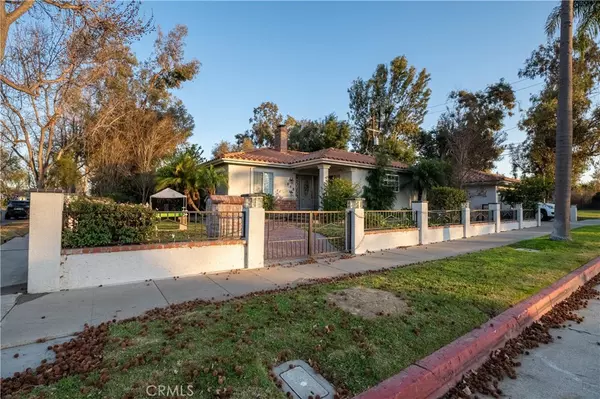 Santa Ana, CA 92706,818 W Park LN