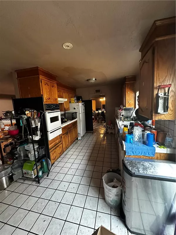 Bellflower, CA 90706,10415 Mapledale ST