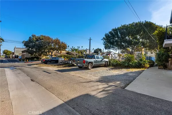 Huntington Beach, CA 92648,525 16th ST