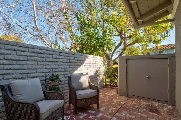 Laguna Woods, CA 92637,2351 Via Mariposa W #A