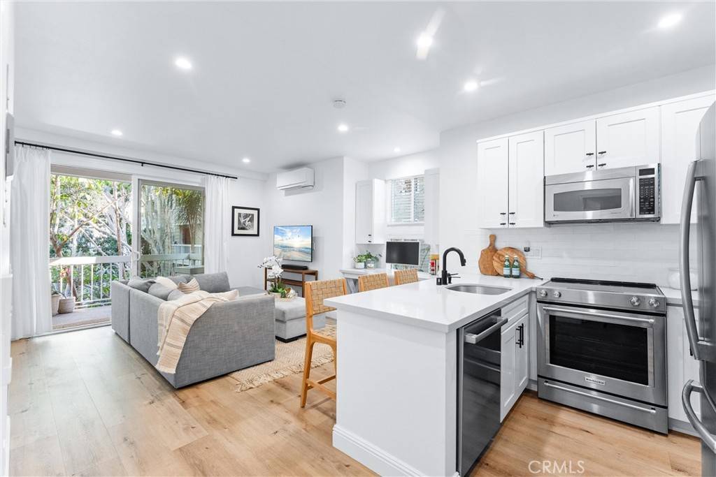 Huntington Beach, CA 92646,20341 Bluffside CIR #C208