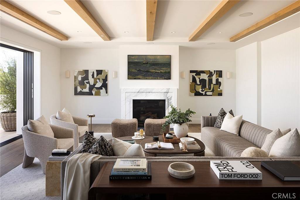 Newport Beach, CA 92663,702 Saint James PL
