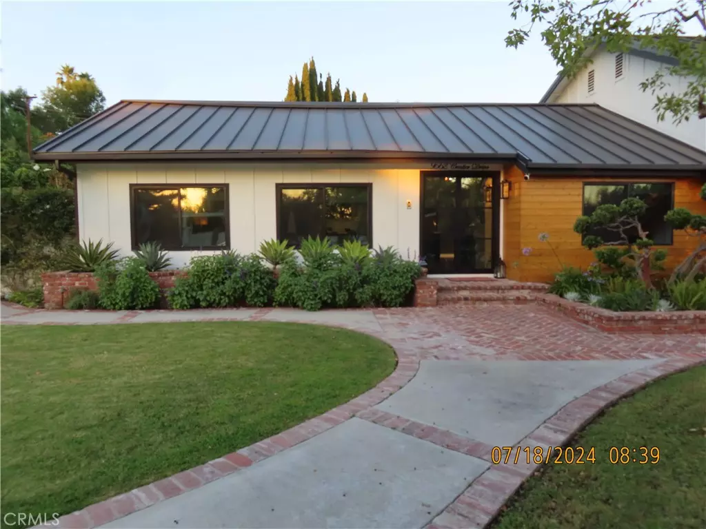 Villa Park, CA 92861,9562 Center DR