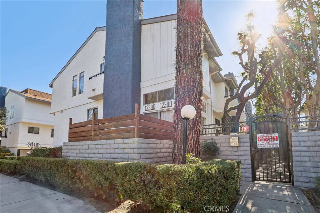 12390 Chandler BLVD #J, Valley Village, CA 91607