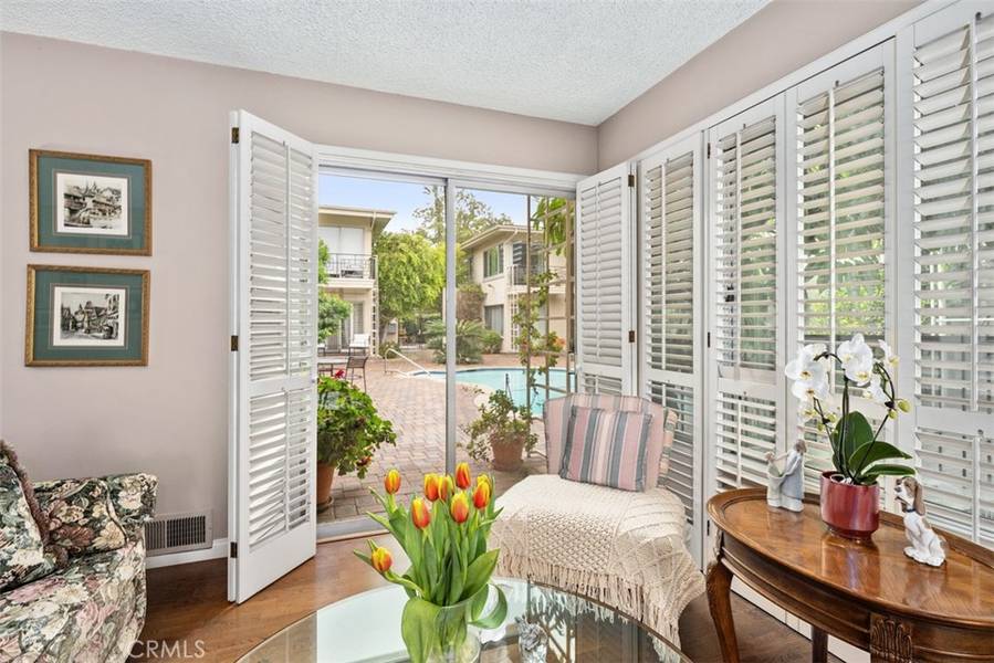 1250 S Orange Grove BLVD #8, Pasadena, CA 91105