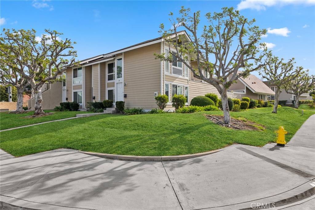 Irvine, CA 92604,27 Kazan ST #5