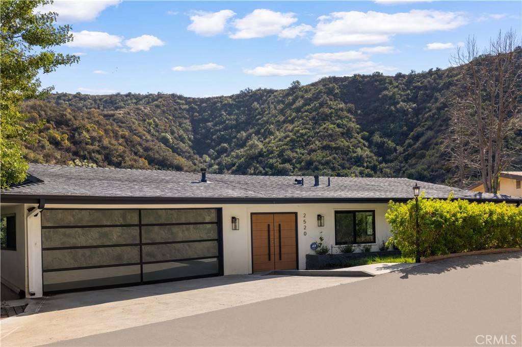2520 Saint Andrews DR, Glendale, CA 91206