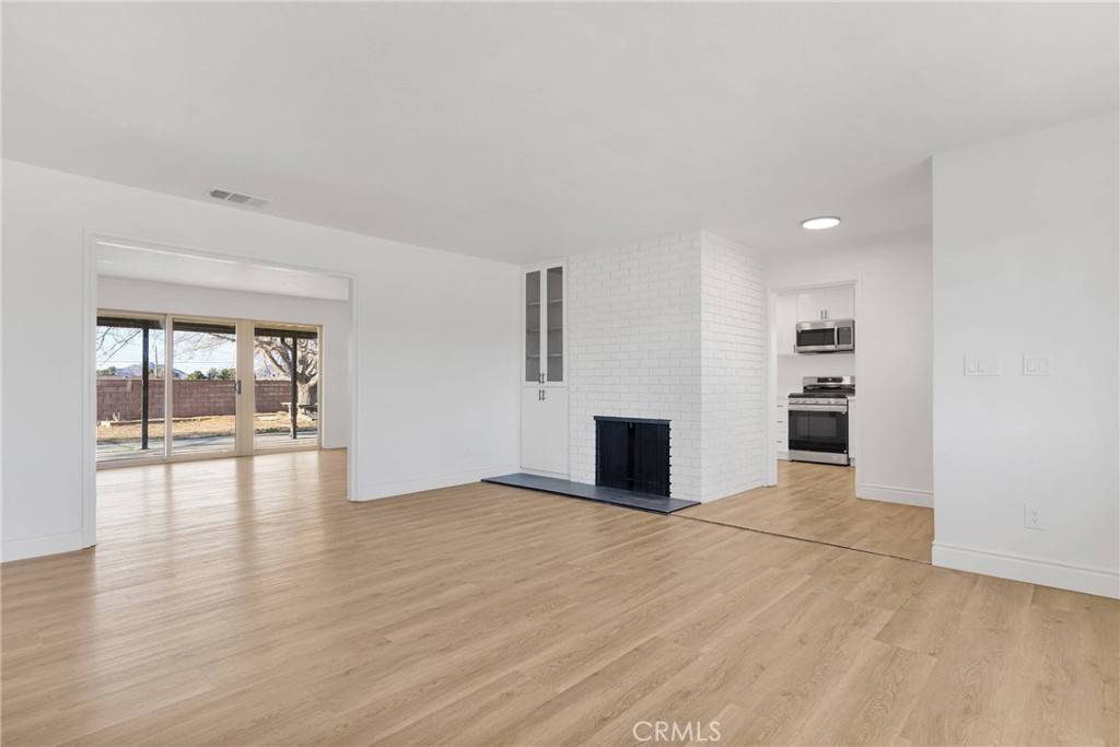 Apple Valley, CA 92307,14018 Jicarilla RD