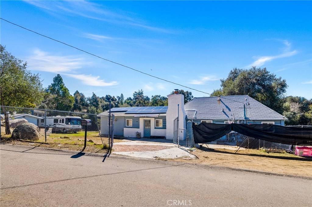 Descanso, CA 91916,25131 Manzanita LN