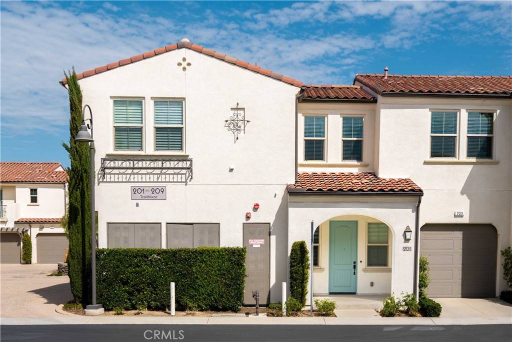 201 Trailblaze, Irvine, CA 92618