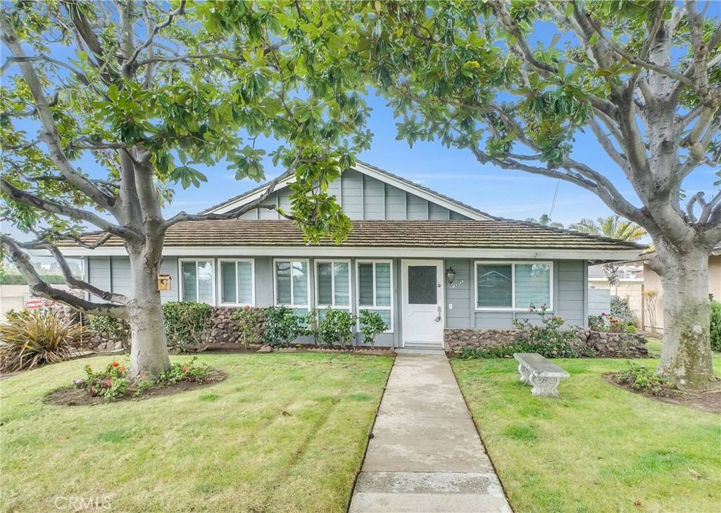 16972 Ruby CIR, Huntington Beach, CA 92649