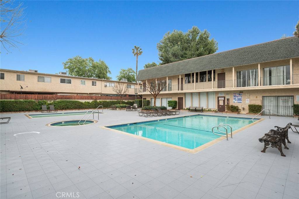 Northridge, CA 91325,17061 Roscoe BLVD #6