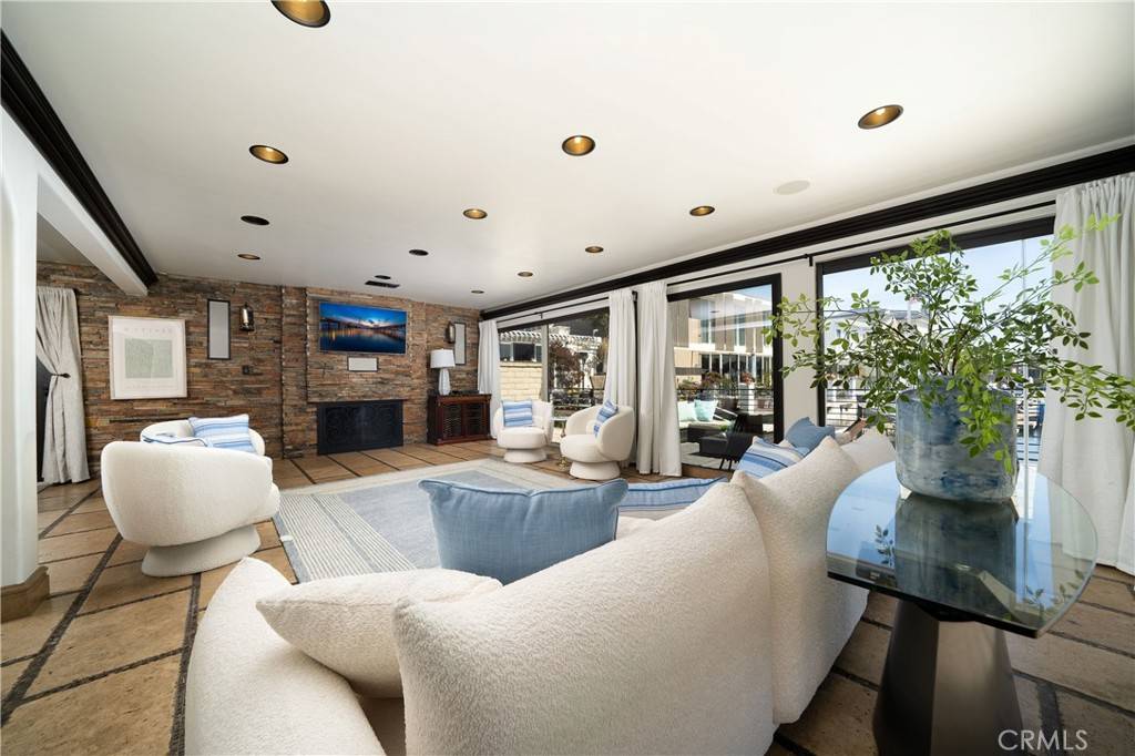 Huntington Beach, CA 92649,3854 Humboldt DR