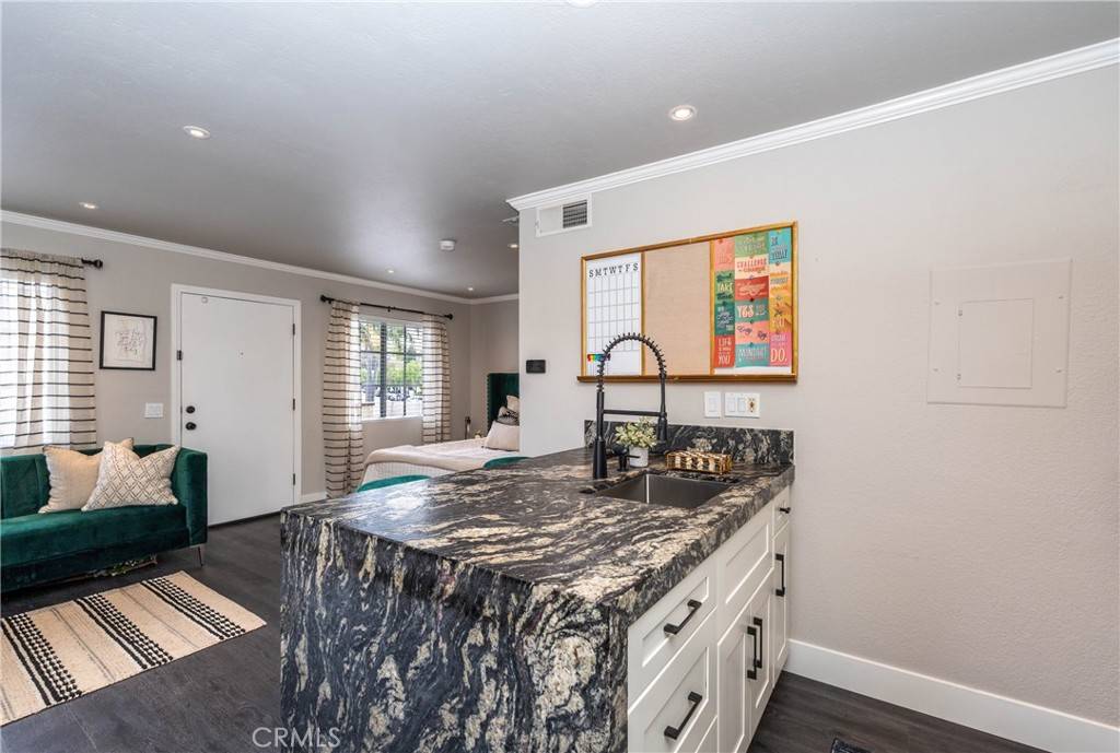 Mission Viejo, CA 92691,23325 La Crescenta #D