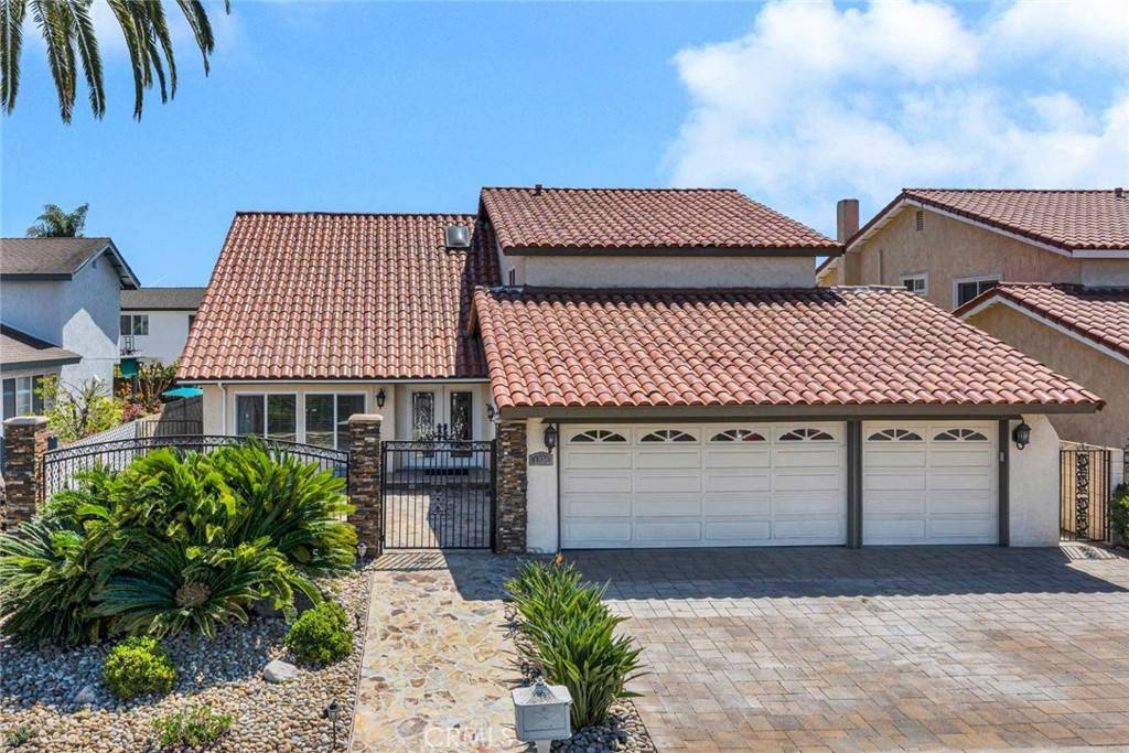 1033 Damascus CIR, Costa Mesa, CA 92626