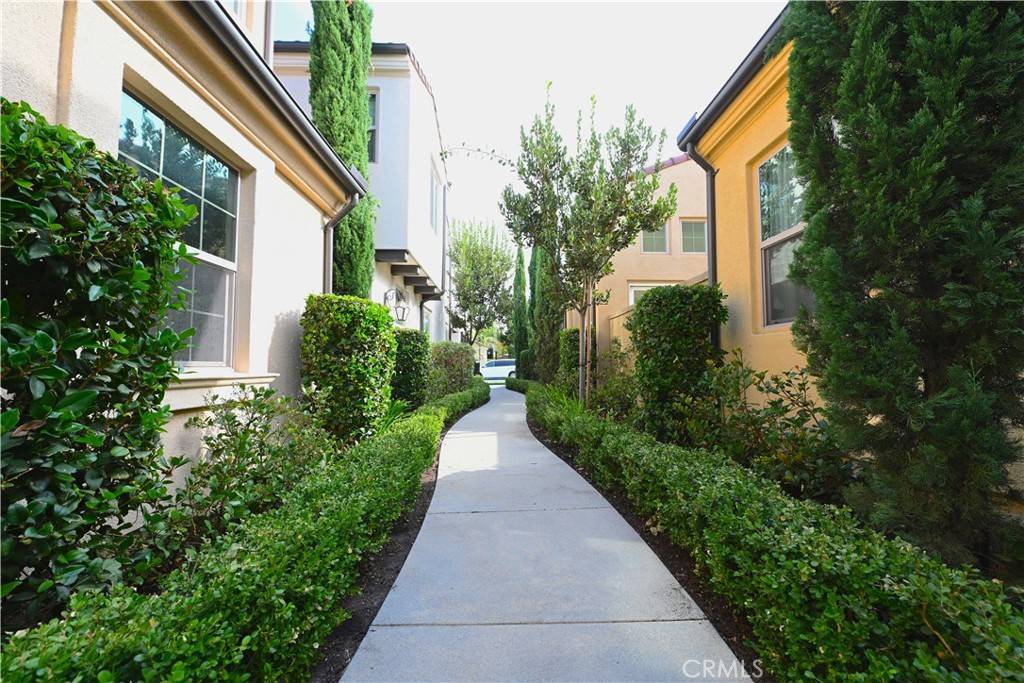 Irvine, CA 92618,105 Holly Spgs