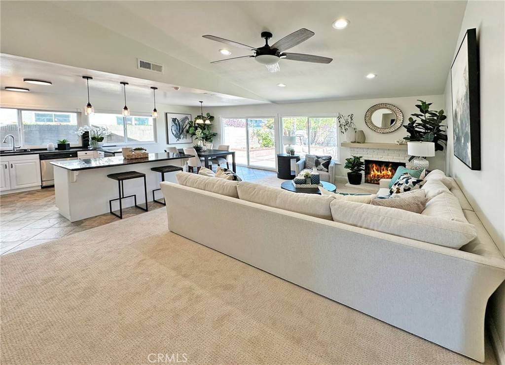 Huntington Beach, CA 92647,6671 Marilyn DR