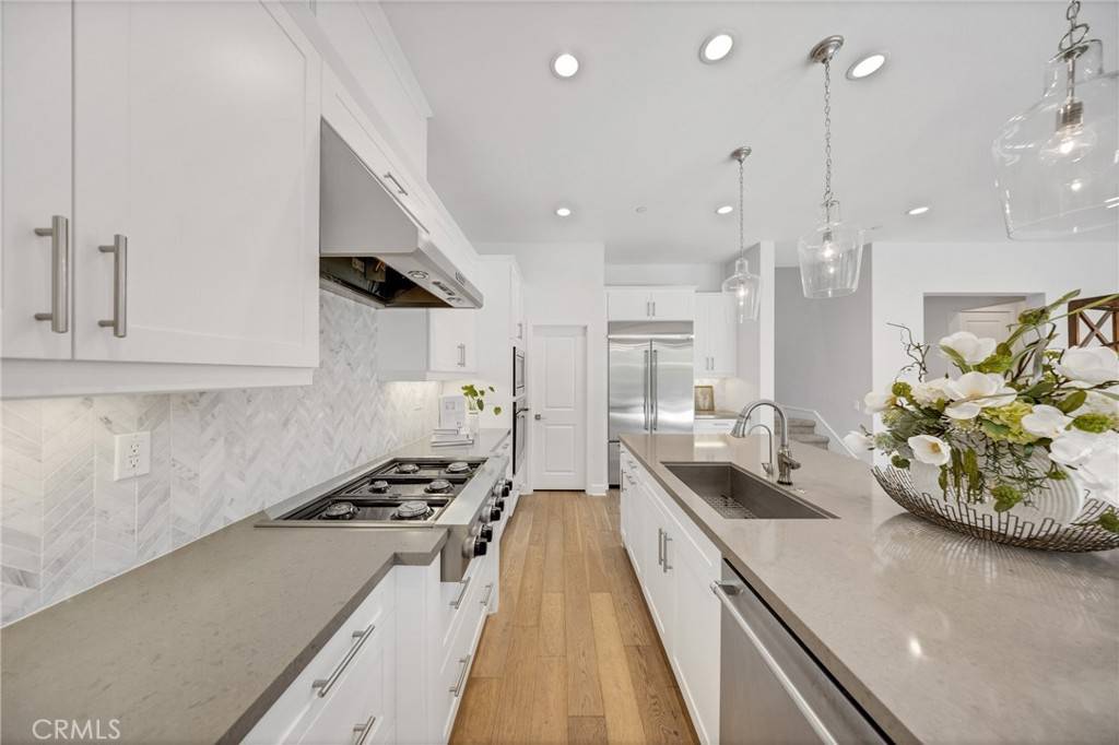 Irvine, CA 92602,72 English Saddle