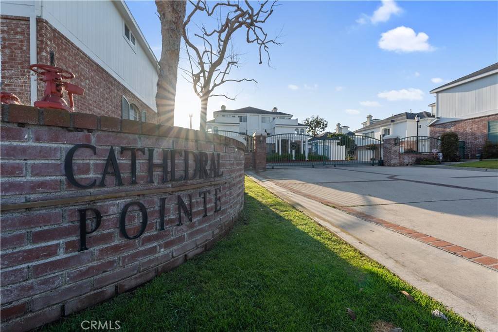 18761 Chapel LN, Huntington Beach, CA 92646
