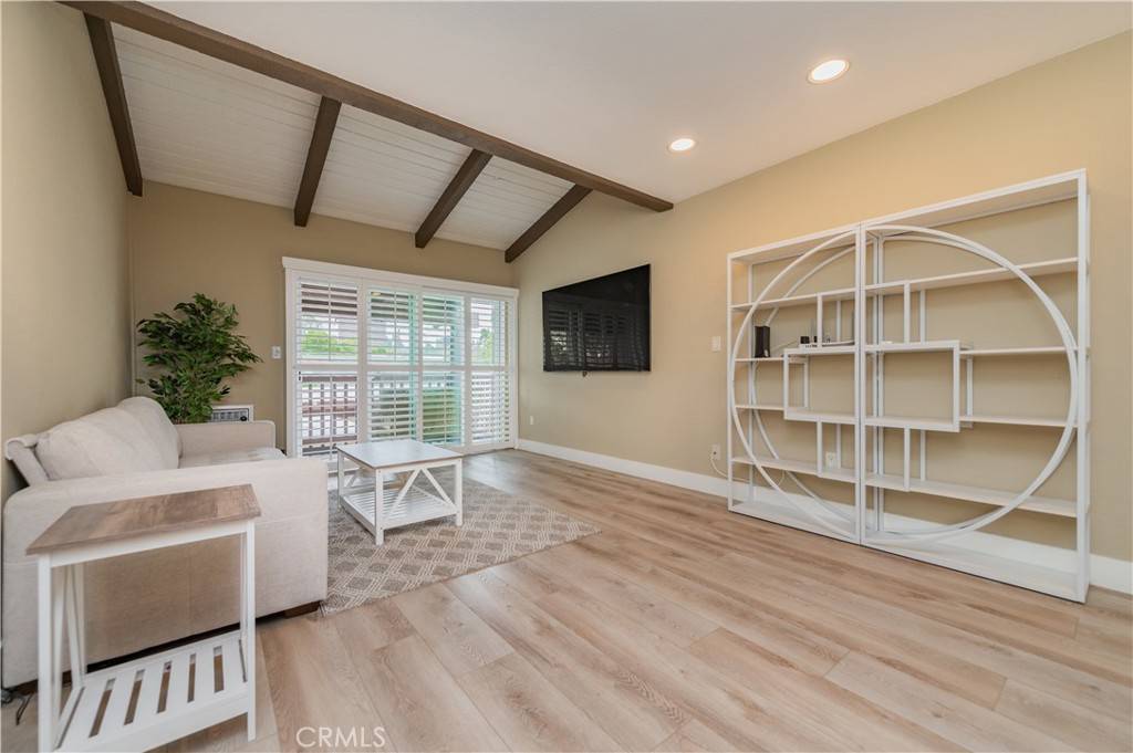 1000 W Macarthur BLVD #13, Santa Ana, CA 92707