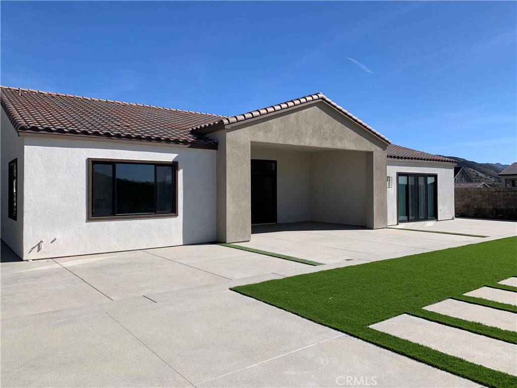 Silverado, CA 92676,18431 Boulder blf