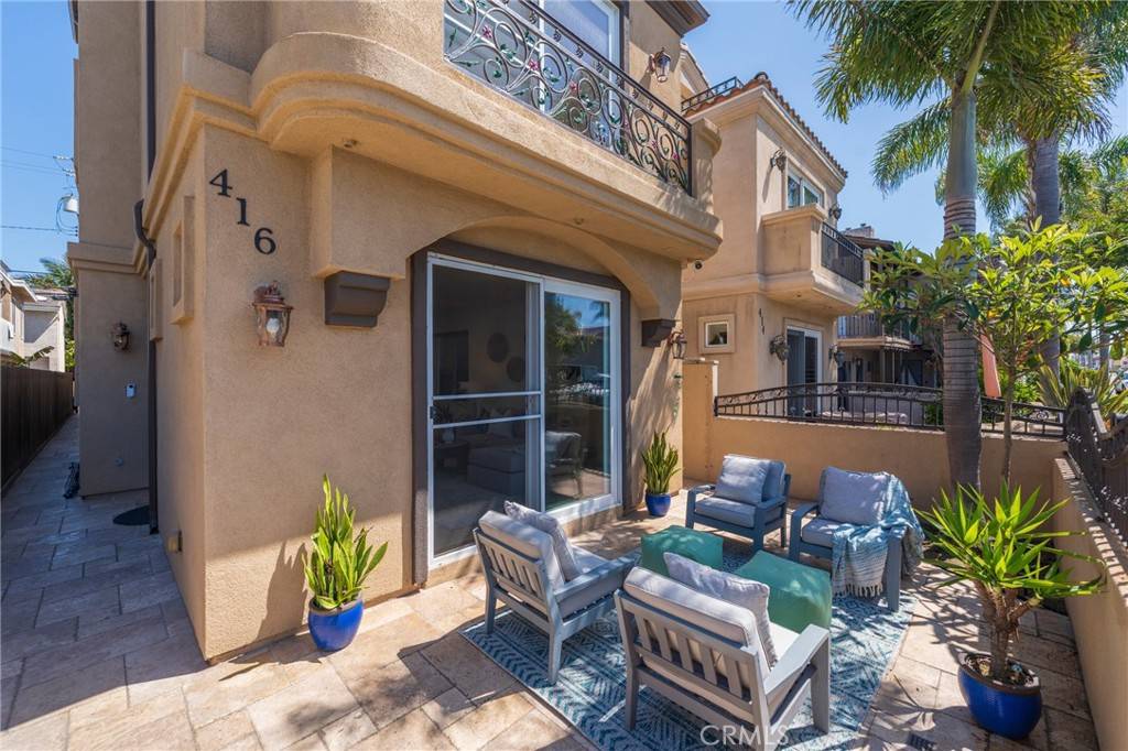 Huntington Beach, CA 92648,416 15th ST