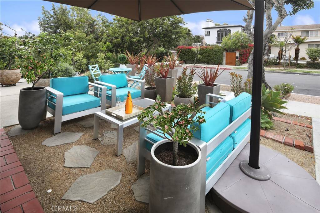 Corona Del Mar, CA 92625,321 Iris AVE