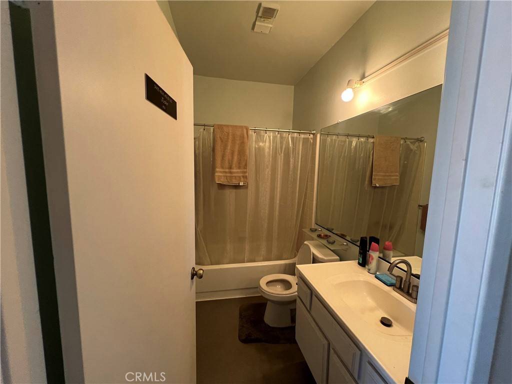 Tarzana, CA 91335,6323 Reseda BLVD #5