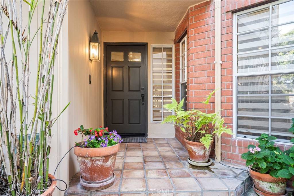 Huntington Beach, CA 92648,6216 Greenbrier DR