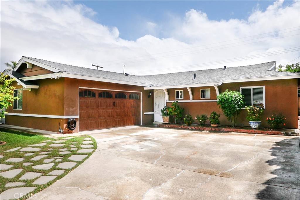 2326 W Saint Gertrude PL, Santa Ana, CA 92704