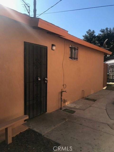 Los Angeles, CA 90044,524 W 81st ST W