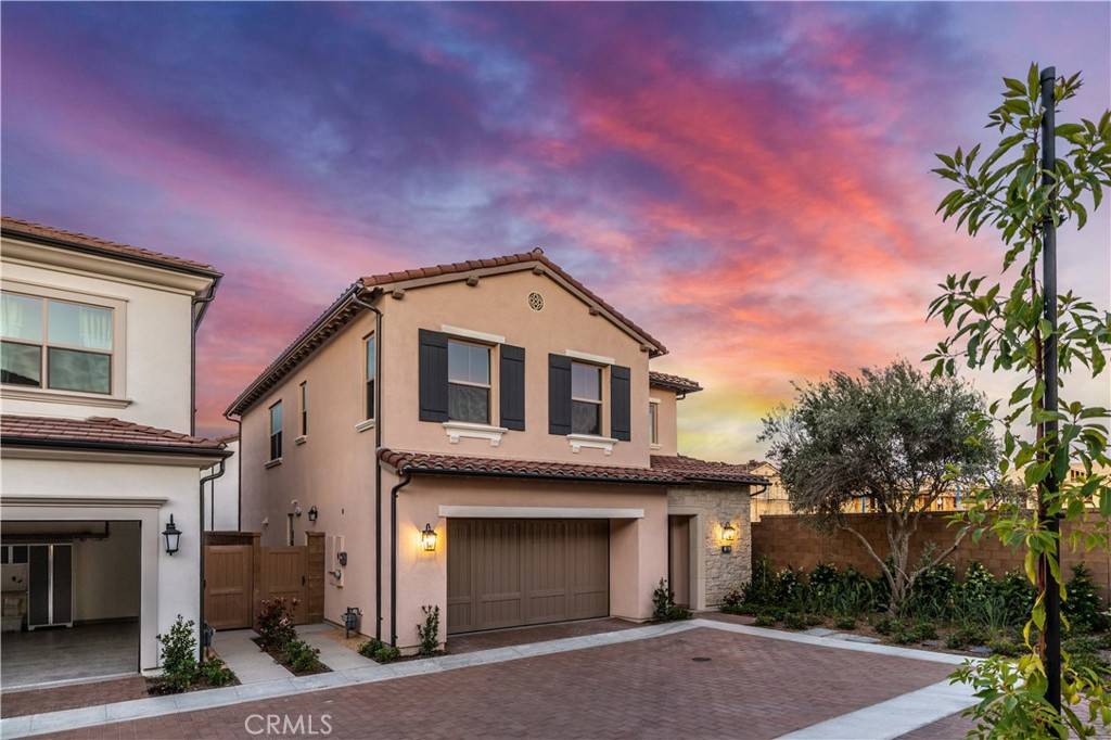 Irvine, CA 92618,106 Eversedge